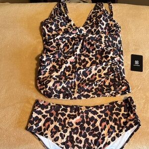 NWT  Leopard Print Swimwear Set